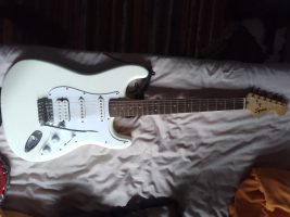 Squier Stratocaster + Case image